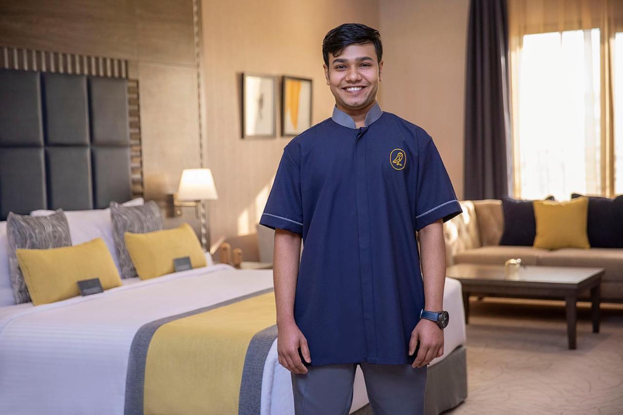 ホテル voco アル コバール アル・コバール エクステリア 写真 A houseboy in a hotel