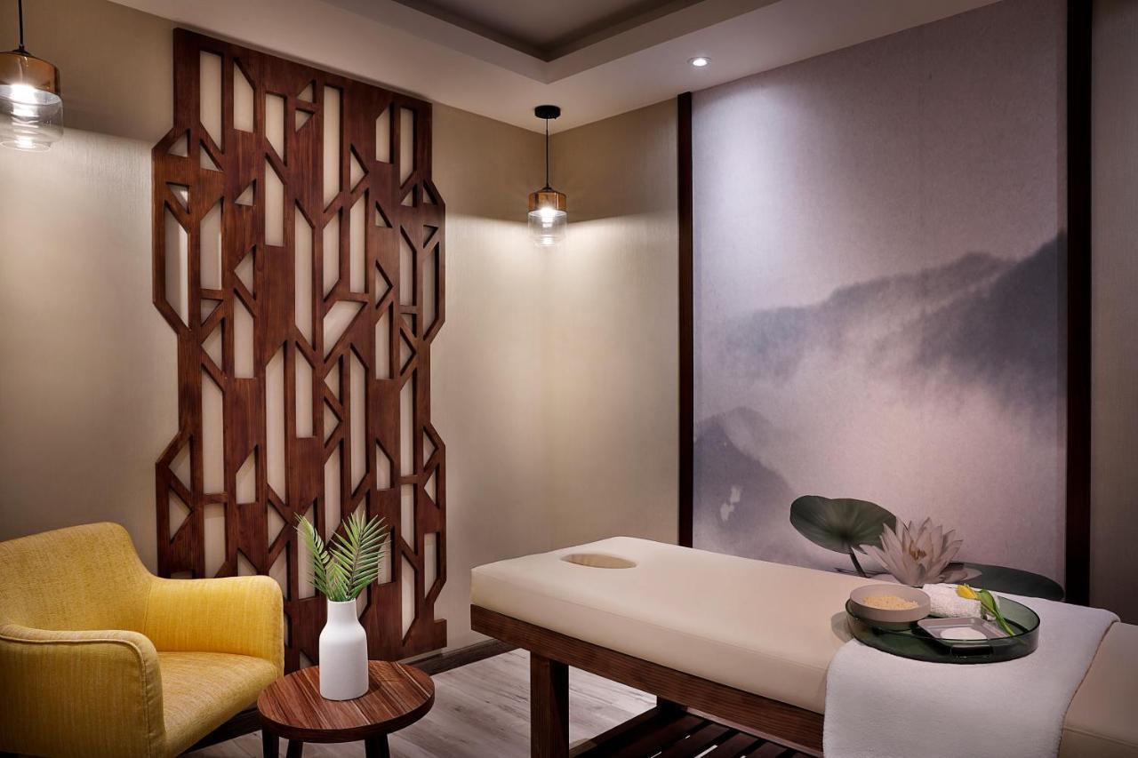ホテル voco アル コバール アル・コバール エクステリア 写真 A treatment room at the spa